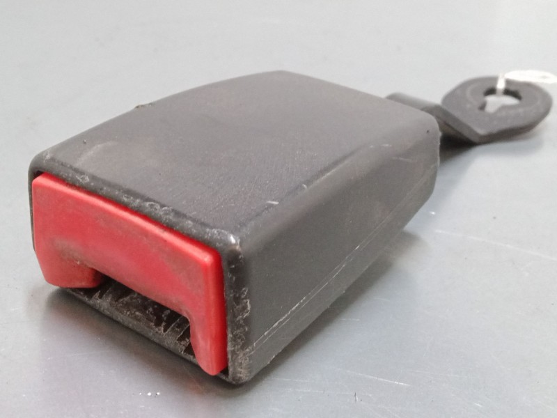 Recambio de anclaje cinturon delantero derecho para fiat punto (188_) 1.2 60 (188.030, .050, .130, .150, .230, .250) referencia 