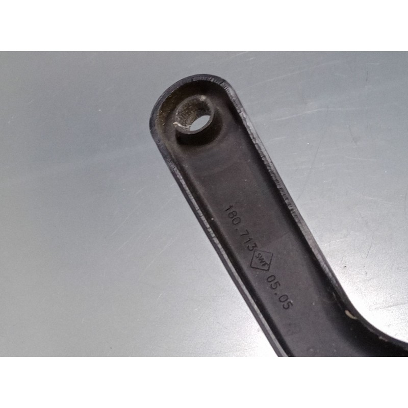 Recambio de brazo limpia delantero izquierdo para ford fiesta v (jh_, jd_) 1.4 tdci referencia OEM IAM   