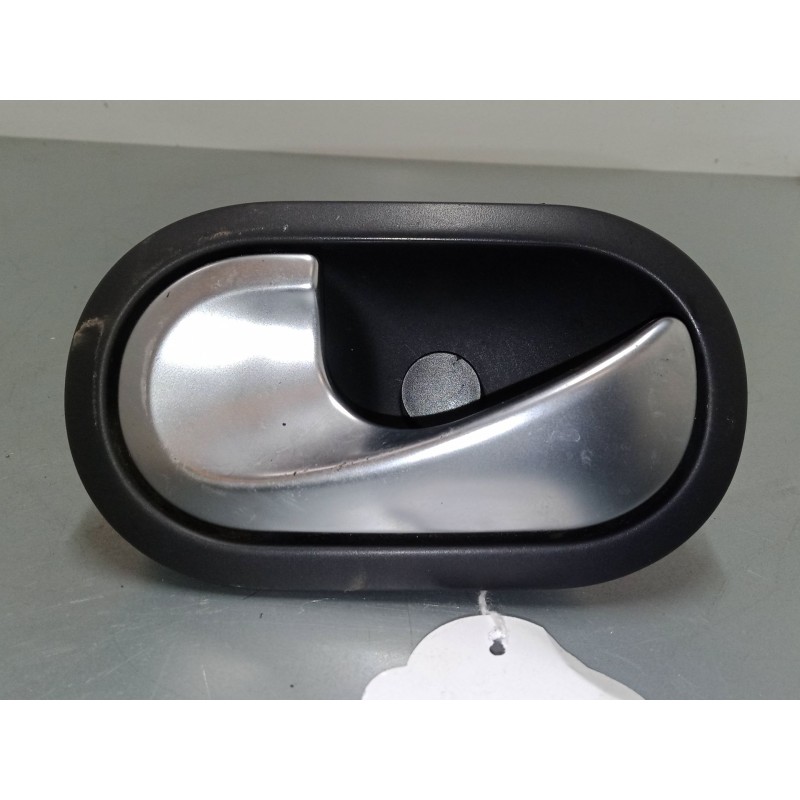 Recambio de maneta interior puerta delantera izquierda para renault scénic ii (jm0/1_) 1.6 16v (jm1r) referencia OEM IAM 8200028