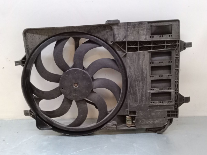 Recambio de electroventilador para mini mini (r50, r53) cooper referencia OEM IAM 11819310  8240289