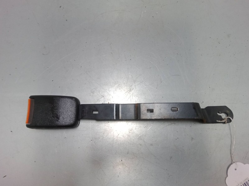 Recambio de anclaje cinturon delantero izquierdo para volkswagen golf iii (1h1) 1.6 referencia OEM IAM   