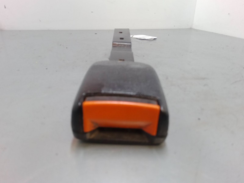 Recambio de anclaje cinturon delantero izquierdo para volkswagen golf iii (1h1) 1.6 referencia OEM IAM   