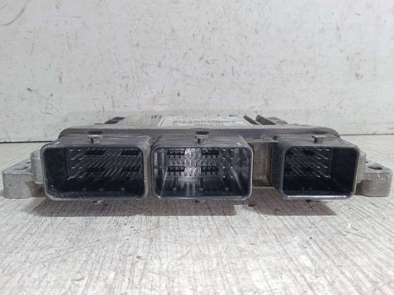 Recambio de centralita motor uce para renault clio iii (br0/1, cr0/1) 1.5 dci referencia OEM IAM 237101989R DCM3.4 237101990R