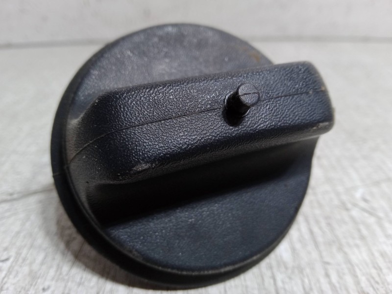 Recambio de tapon combustible para renault clio iii (br0/1, cr0/1) 1.5 dci referencia OEM IAM   