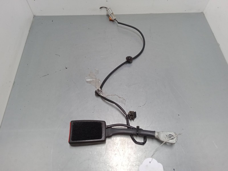 Recambio de anclaje cinturon delantero izquierdo para lancia musa (350_) 1.4 (350.axa11, 350.axa1a) referencia OEM IAM 1001395J9