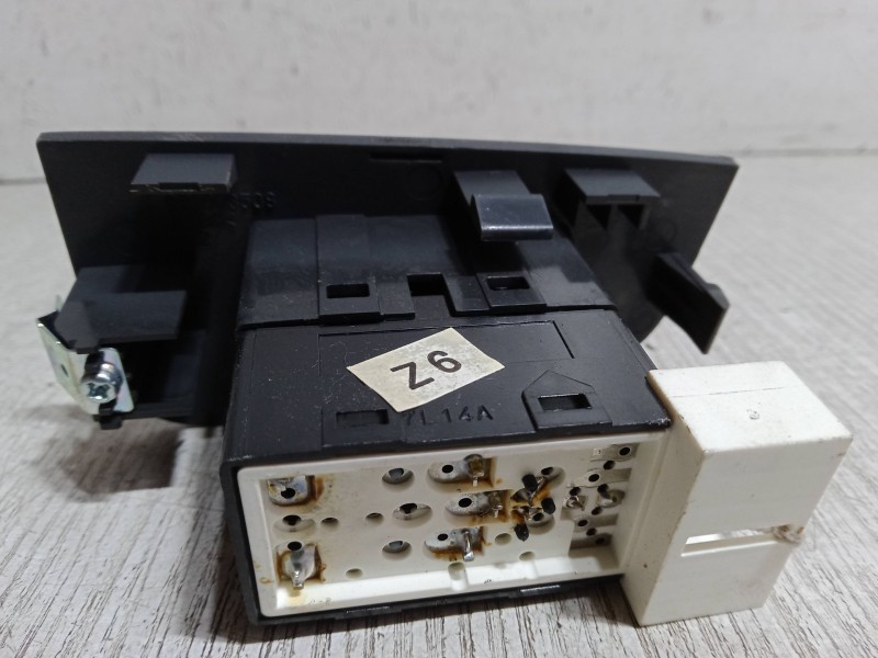 Recambio de mando elevalunas trasero derecho para chevrolet epica (kl1_) 2.0 d referencia OEM IAM   