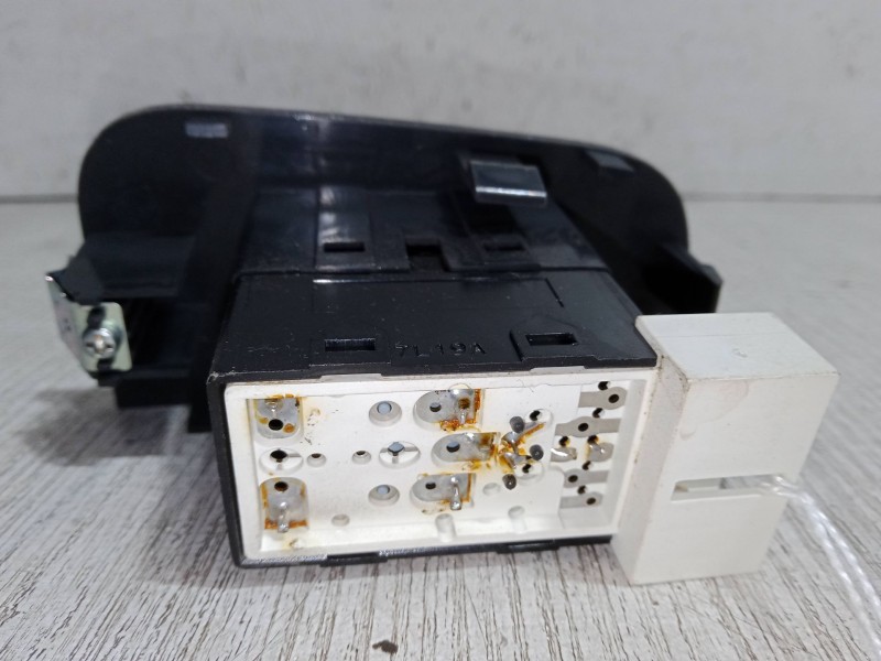 Recambio de mando elevalunas trasero izquierdo para chevrolet epica (kl1_) 2.0 d referencia OEM IAM 201003507  