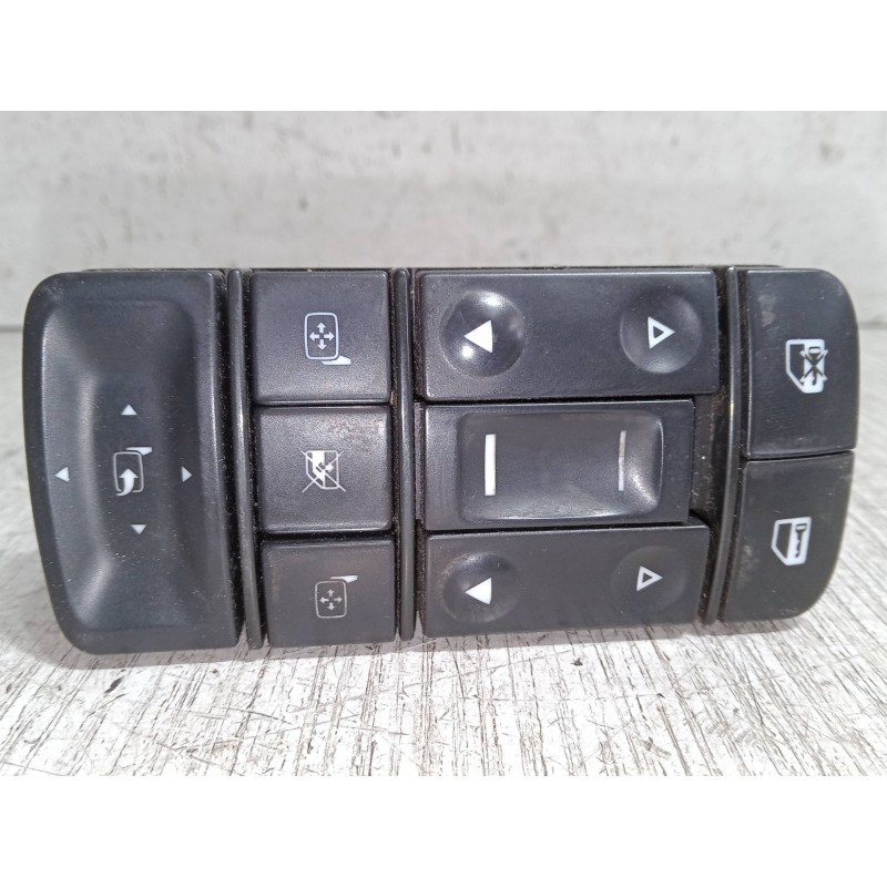 Recambio de mando elevalunas delantero izquierdo para opel vectra c gts (z02) 1.9 cdti (f68) referencia OEM IAM 13224059  