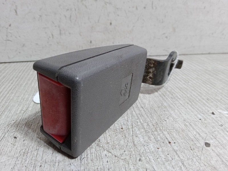 Recambio de anclaje cinturon delantero derecho para nissan micra ii (k11) 1.0 i 16v referencia OEM IAM   