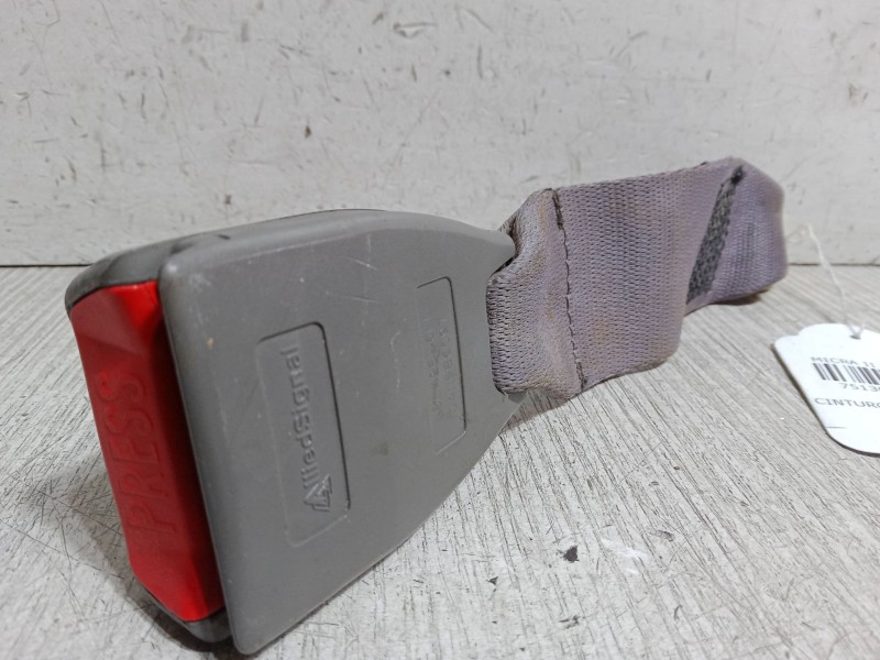 Recambio de anclaje cinturon trasero derecho para nissan micra ii (k11) 1.0 i 16v referencia OEM IAM   