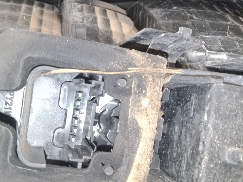 Recambio de piloto trasero izquierdo para renault grand scénic ii (jm0/1_) 1.6 referencia OEM IAM 8200127704  