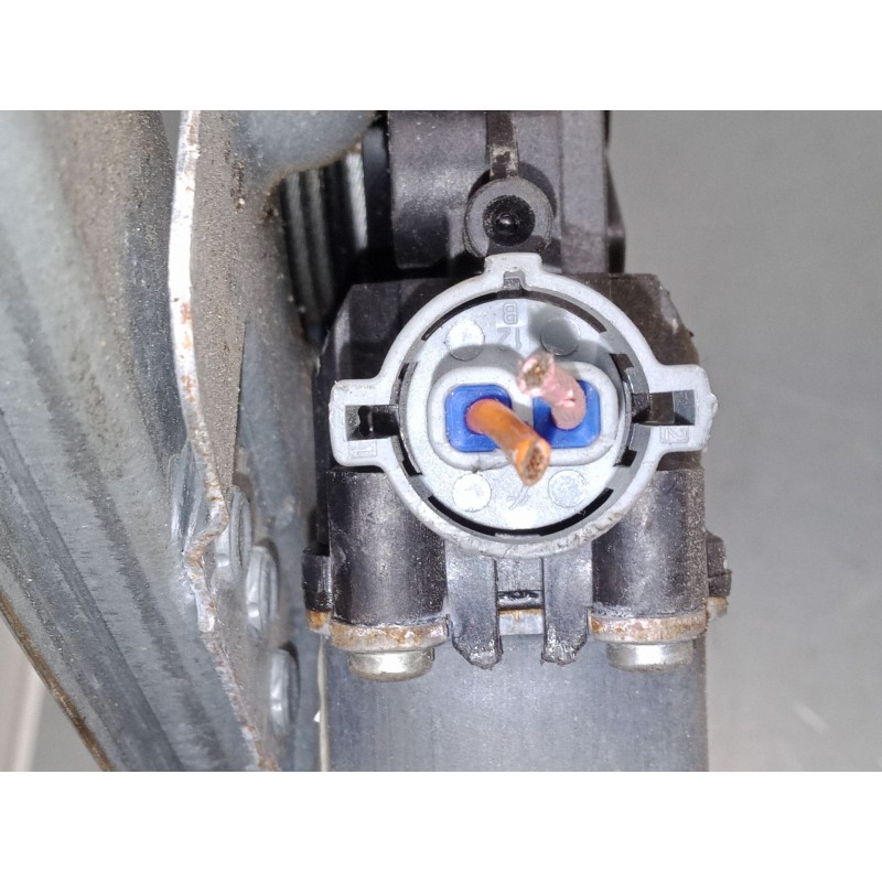 Recambio de elevalunas electrico delantero derecho para dacia logan mcv (ks_) 1.5 dci (ks0w) referencia OEM IAM 400727g  