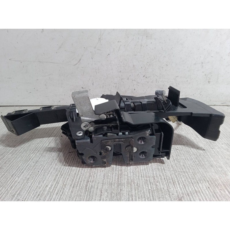 Recambio de cerradura puerta trasera izquierda para ford focus ii (da_, hcp, dp) 1.6 tdci referencia OEM IAM 4M5AR26413BE  