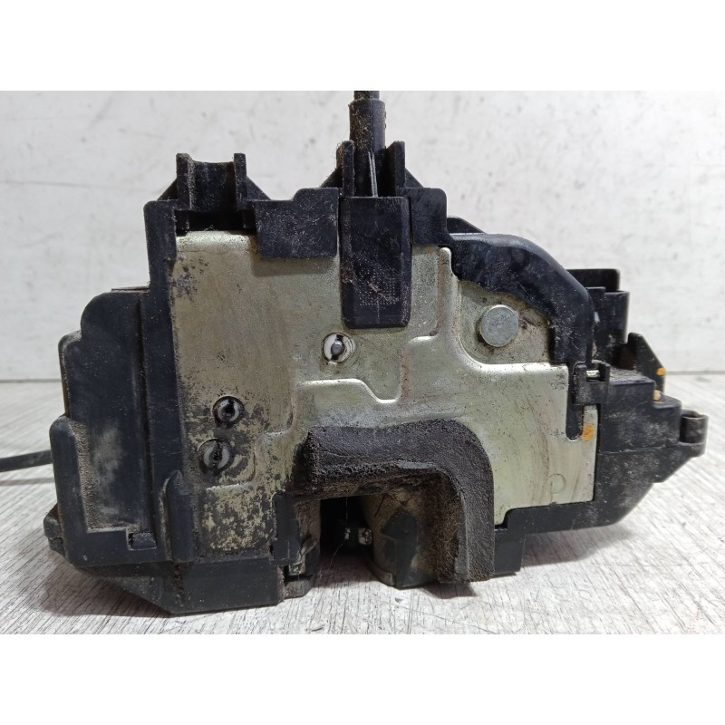 Recambio de cerradura puerta delantera izquierda para renault clio iii (br0/1, cr0/1) 1.5 dci referencia OEM IAM   