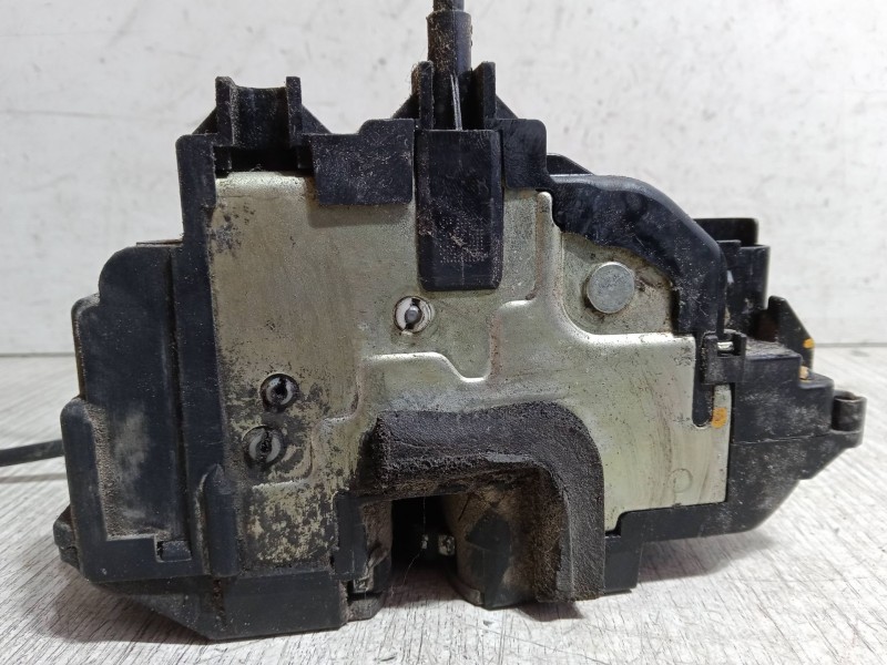 Recambio de cerradura puerta delantera izquierda para renault clio iii (br0/1, cr0/1) 1.5 dci referencia OEM IAM   