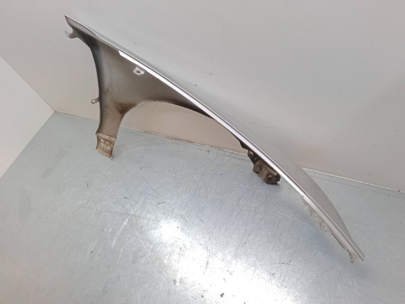 Recambio de aleta delantera izquierda para volvo v50 (545) 2.4 referencia OEM IAM   