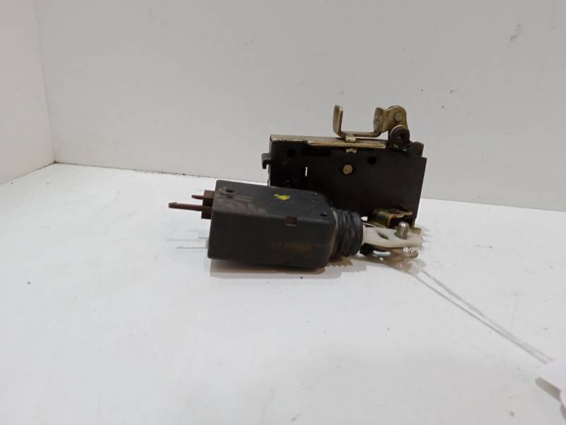 CERRADURA PUERTA DELANTERA DERECHA 