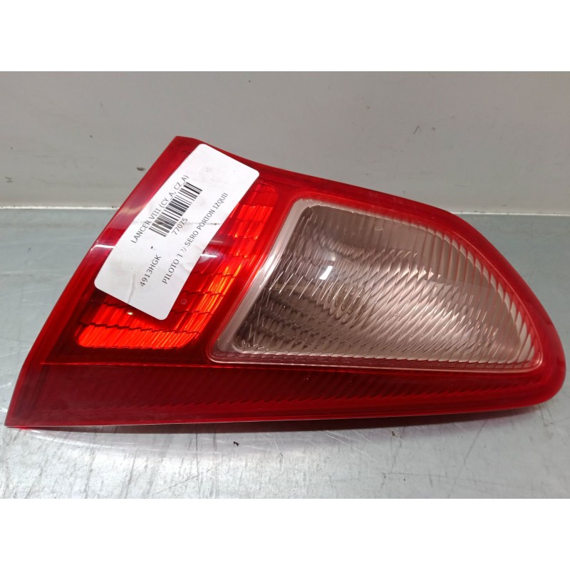 Recambio de piloto trasero porton izquierdo para mitsubishi lancer viii (cy_a, cz_a) 1.5 referencia OEM IAM 8336A035  