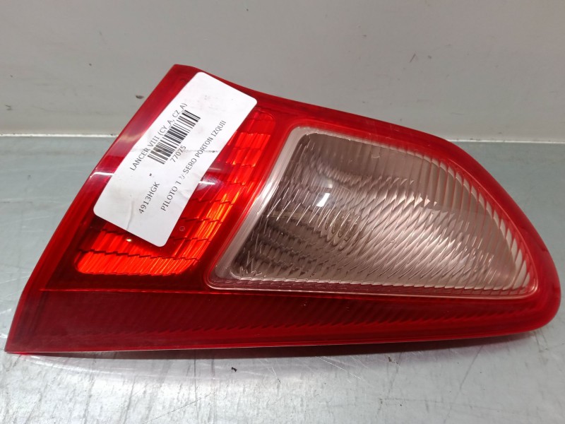 Recambio de piloto trasero porton izquierdo para mitsubishi lancer viii (cy_a, cz_a) 1.5 referencia OEM IAM 8336A035  