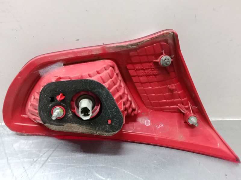 Recambio de piloto trasero porton izquierdo para mitsubishi lancer viii (cy_a, cz_a) 1.5 referencia OEM IAM 8336A035  