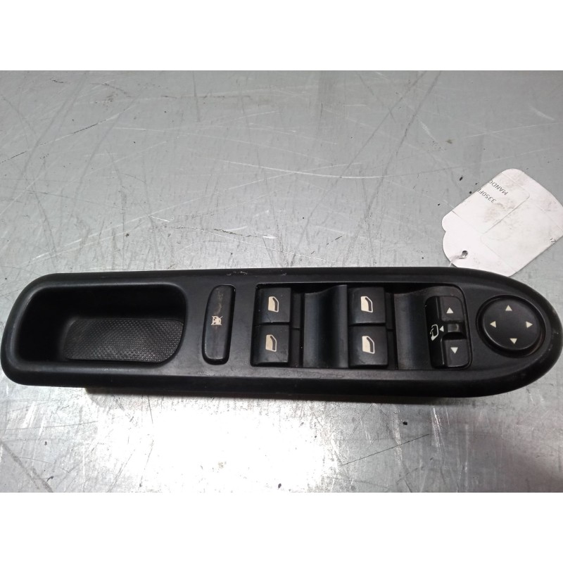 Recambio de mando elevalunas delantero izquierdo para peugeot 407 (6d_) 1.6 hdi 110 (6d9hzc, 6d9hyc) referencia OEM IAM 96468704