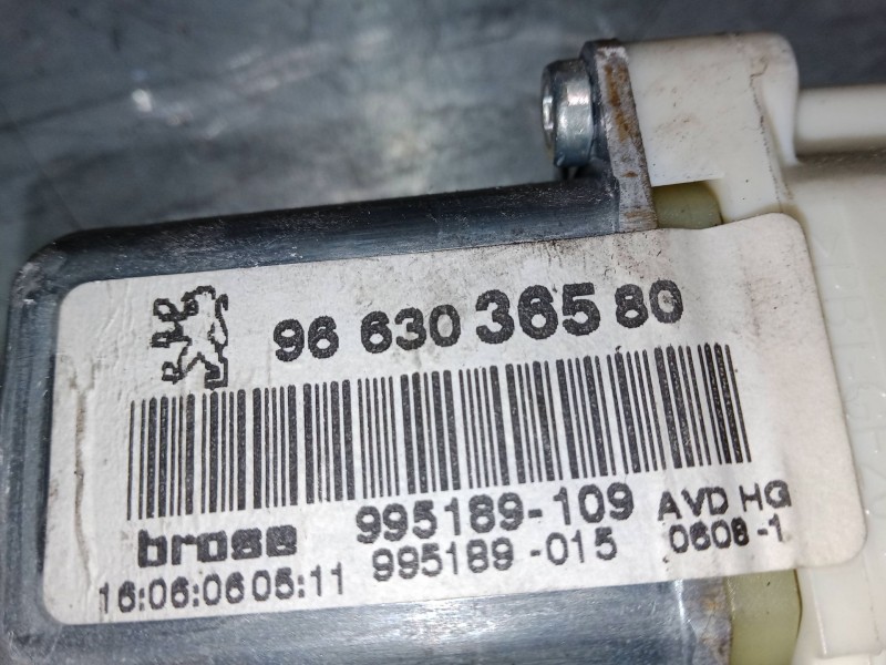 Recambio de elevalunas electrico delantero derecho para peugeot 407 (6d_) 1.6 hdi 110 (6d9hzc, 6d9hyc) referencia OEM IAM 966303