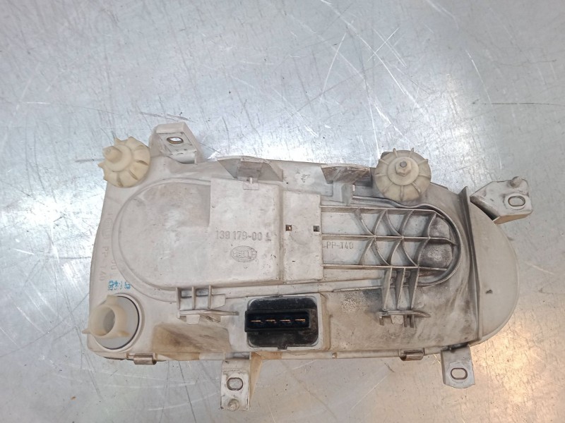 Recambio de faro izquierdo para volkswagen golf iii (1h1) 2.0 referencia OEM IAM 13917300L  