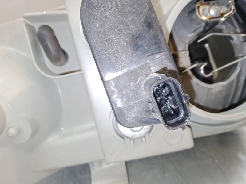Recambio de faro derecho para chevrolet aveo / kalos hatchback (t200) 1.4 16v referencia OEM IAM   