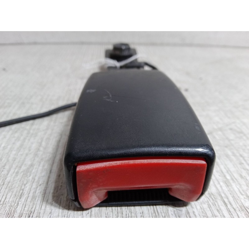 Recambio de anclaje cinturon delantero derecho para mitsubishi colt vi (z3_a, z2_a) 1.3 (z21a) referencia OEM IAM   