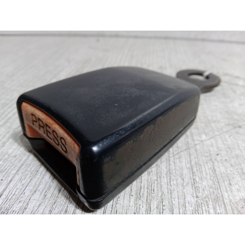 Recambio de anclaje cinturon delantero derecho para nissan vanette cargo furgoneta (hc 23) 2.3 d referencia OEM IAM   