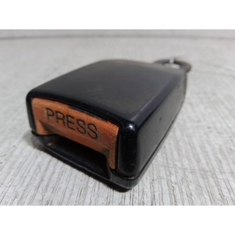 Recambio de anclaje cinturon delantero izquierdo para nissan vanette cargo furgoneta (hc 23) 2.3 d referencia OEM IAM   