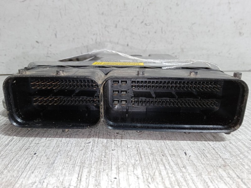 Recambio de centralita motor uce para opel vectra c gts (z02) 1.9 cdti (f68) referencia OEM IAM 55197152  281012533