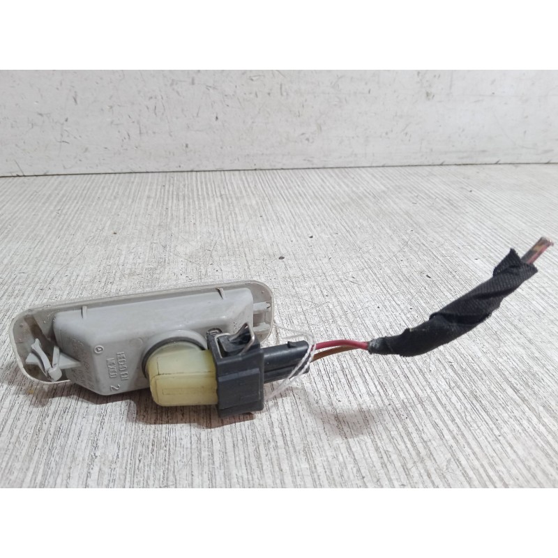 Recambio de intermitente lateral derecho para mercedes-benz clase m (w163) ml 430 (163.172) referencia OEM IAM A1638200121  