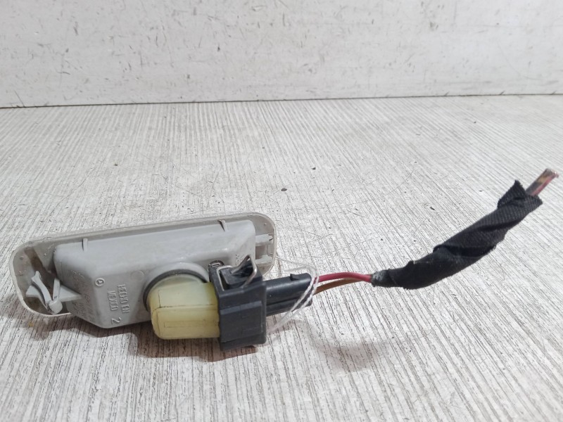 Recambio de intermitente lateral derecho para mercedes-benz clase m (w163) ml 430 (163.172) referencia OEM IAM A1638200121  