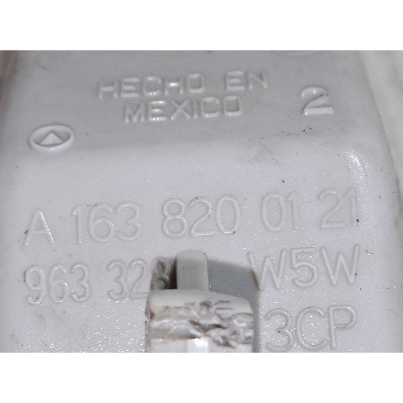 Recambio de intermitente lateral derecho para mercedes-benz clase m (w163) ml 430 (163.172) referencia OEM IAM A1638200121  