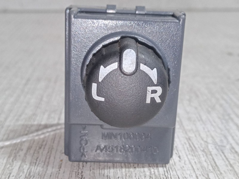 Recambio de mando retrovisor para mitsubishi colt vi (z3_a, z2_a) 1.3 (z21a) referencia OEM IAM   