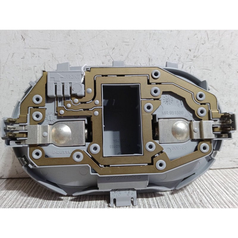 Recambio de luz interior delantera para mitsubishi colt vi (z3_a, z2_a) 1.3 (z21a) referencia OEM IAM   