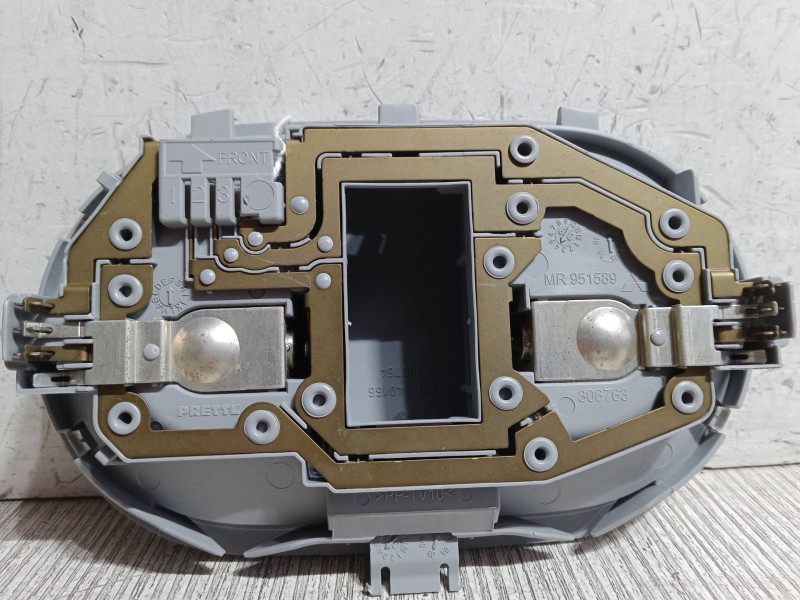 Recambio de luz interior delantera para mitsubishi colt vi (z3_a, z2_a) 1.3 (z21a) referencia OEM IAM   