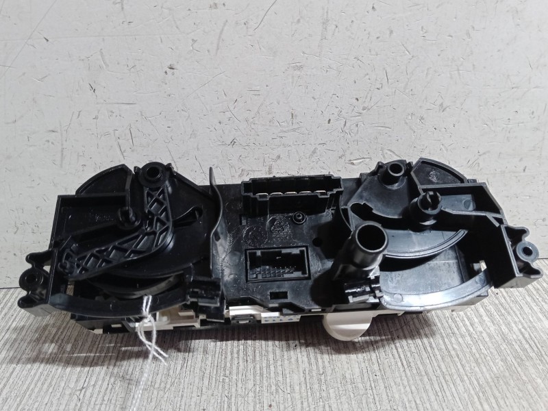 Recambio de mando calefaccion / a/a para mitsubishi colt vi (z3_a, z2_a) 1.3 (z21a) referencia OEM IAM 69660071  P7820A256H