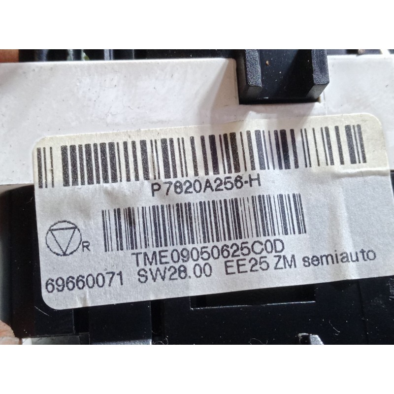 Recambio de mando calefaccion / a/a para mitsubishi colt vi (z3_a, z2_a) 1.3 (z21a) referencia OEM IAM 69660071  P7820A256H