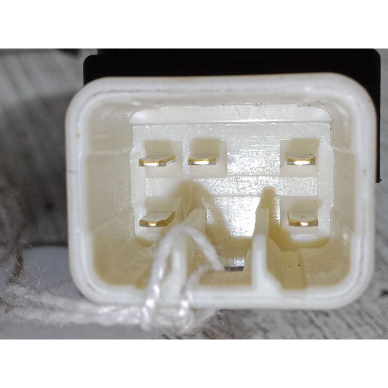 Recambio de mando elevalunas delantero derecho para chevrolet aveo / kalos sedán (t250, t255) 1.4 referencia OEM IAM 202005661  