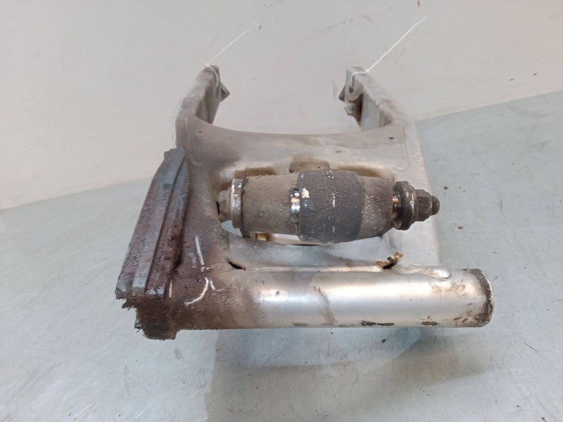 Recambio de basculante para suzuki gsf bandit gsf 650 a bandit (wvjc) referencia OEM IAM UBPH901F  