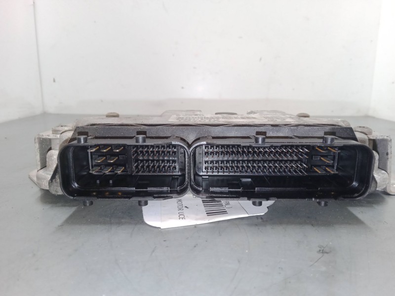 Recambio de centralita motor uce para peugeot 107 (pm_, pn_) 1.0 referencia OEM IAM 896610H070  0261S04464