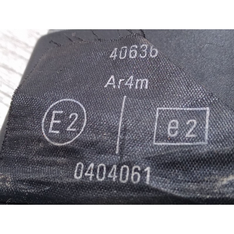 Recambio de cinturon seguridad trasero central para renault clio iii (br0/1, cr0/1) 1.5 dci referencia OEM IAM 0404061  