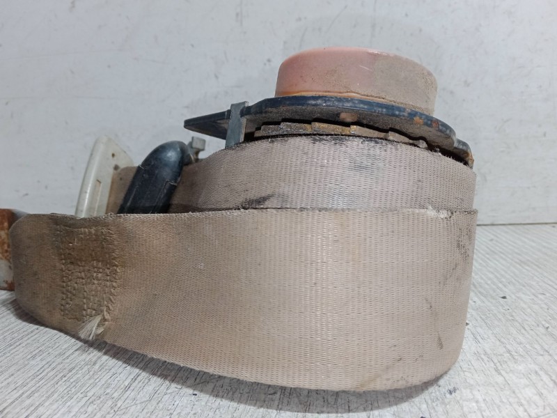 Recambio de cinturon seguridad delantero derecho para jeep cherokee referencia OEM IAM   