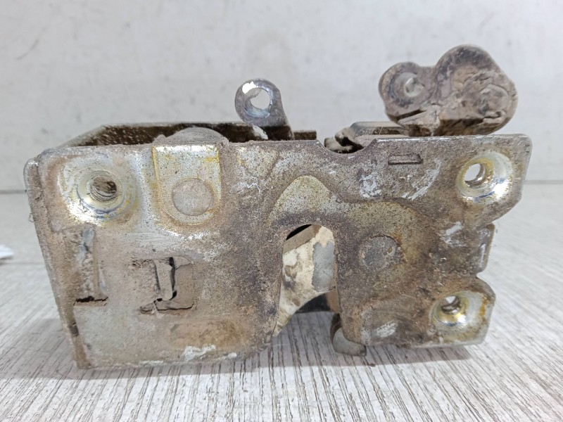 Recambio de cerradura puerta delantera derecha para jeep cherokee referencia OEM IAM   