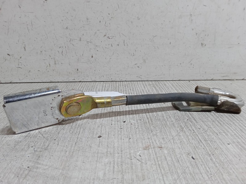 Recambio de anclaje cinturon delantero derecho para jeep cherokee referencia OEM IAM   