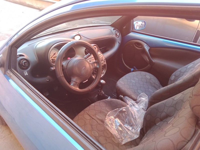 ford ka (rb_) del año 2004