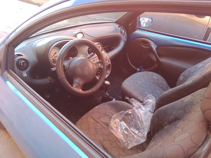 ford ka (rb_) del año 2004