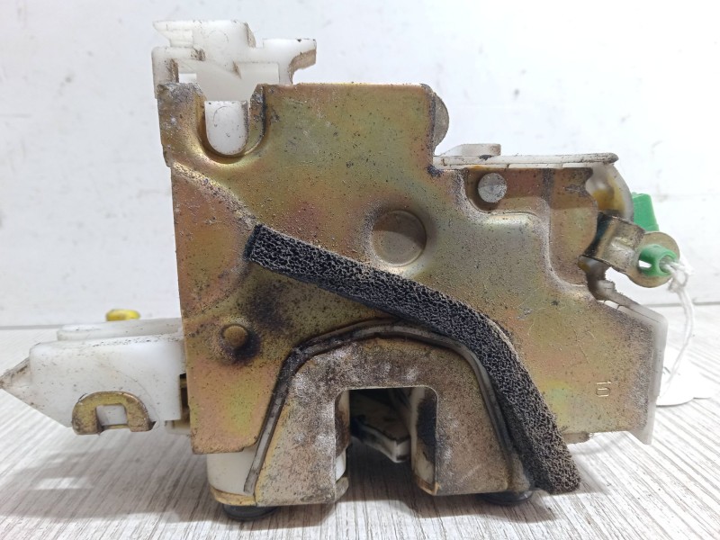 Recambio de cerradura puerta delantera derecha para nissan pick up (d22) 2.5 d referencia OEM IAM   